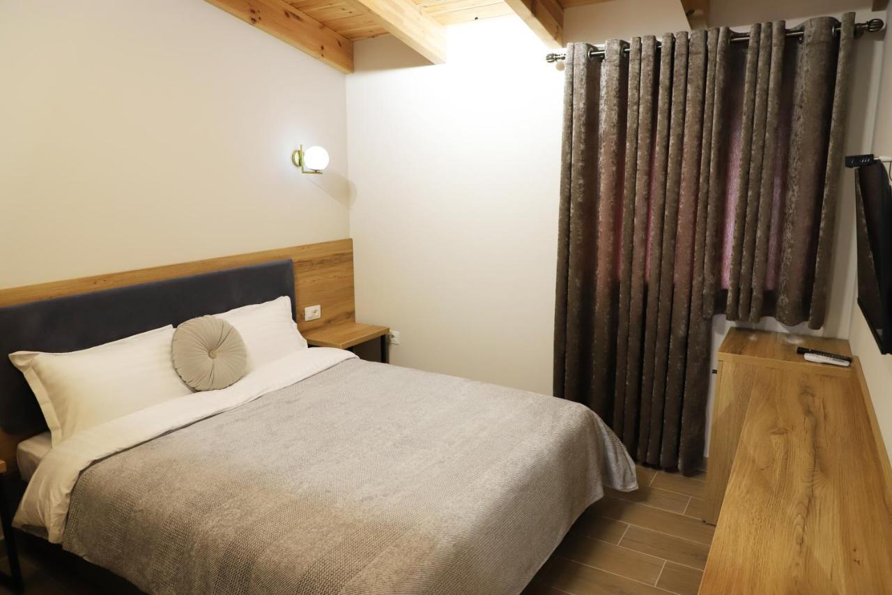 Mili Hotel Berat Exteriör bild