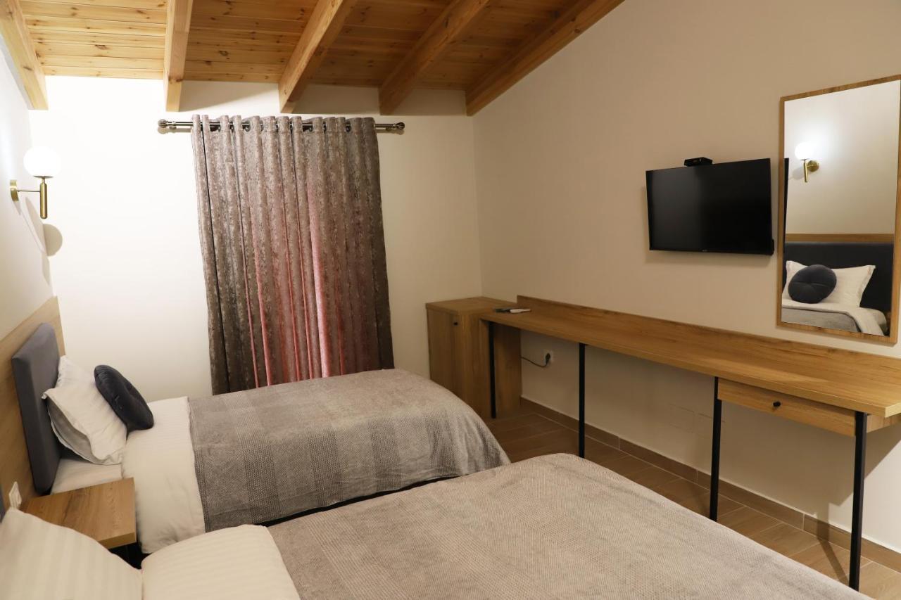 Mili Hotel Berat Exteriör bild