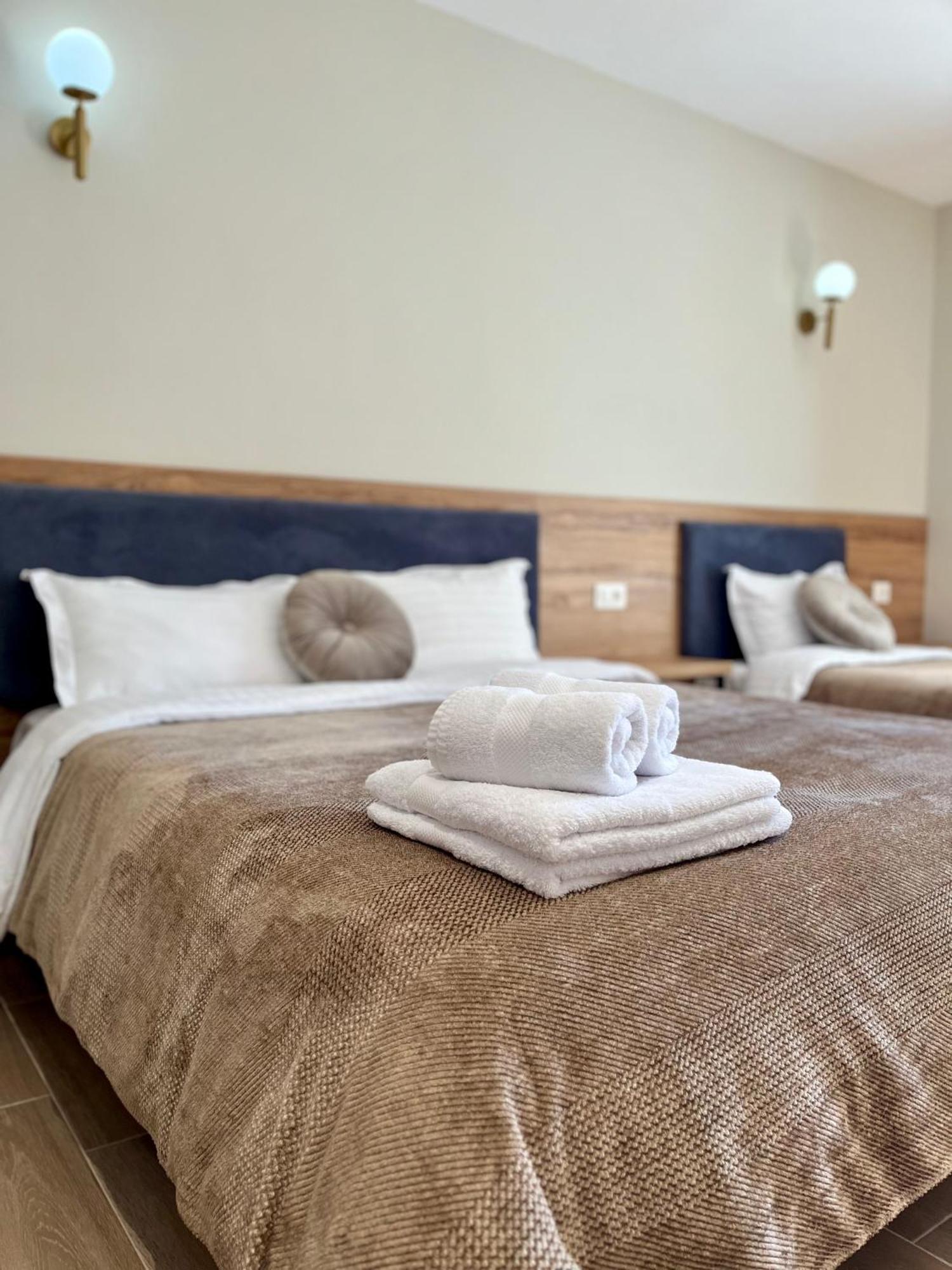 Mili Hotel Berat Exteriör bild