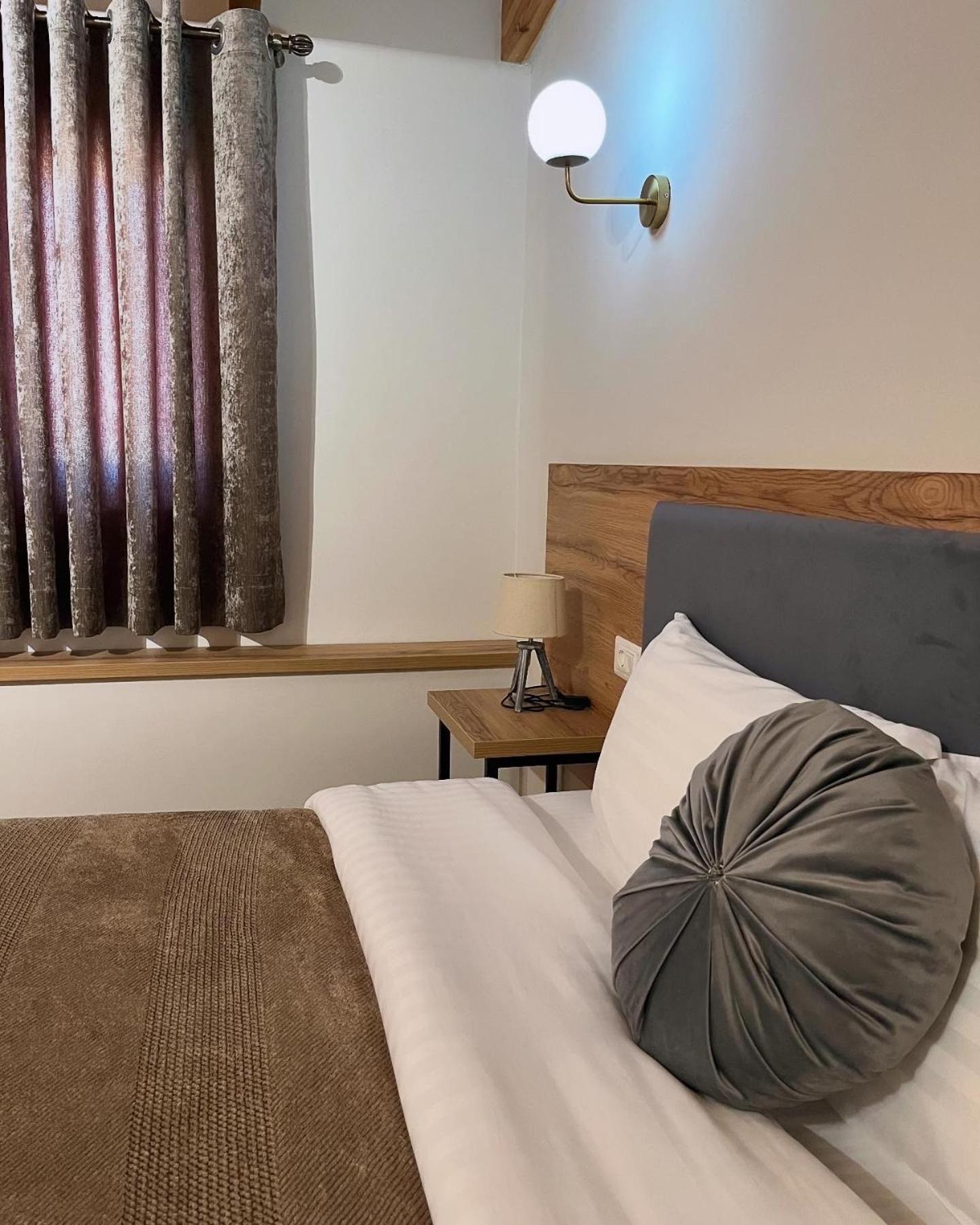 Mili Hotel Berat Exteriör bild