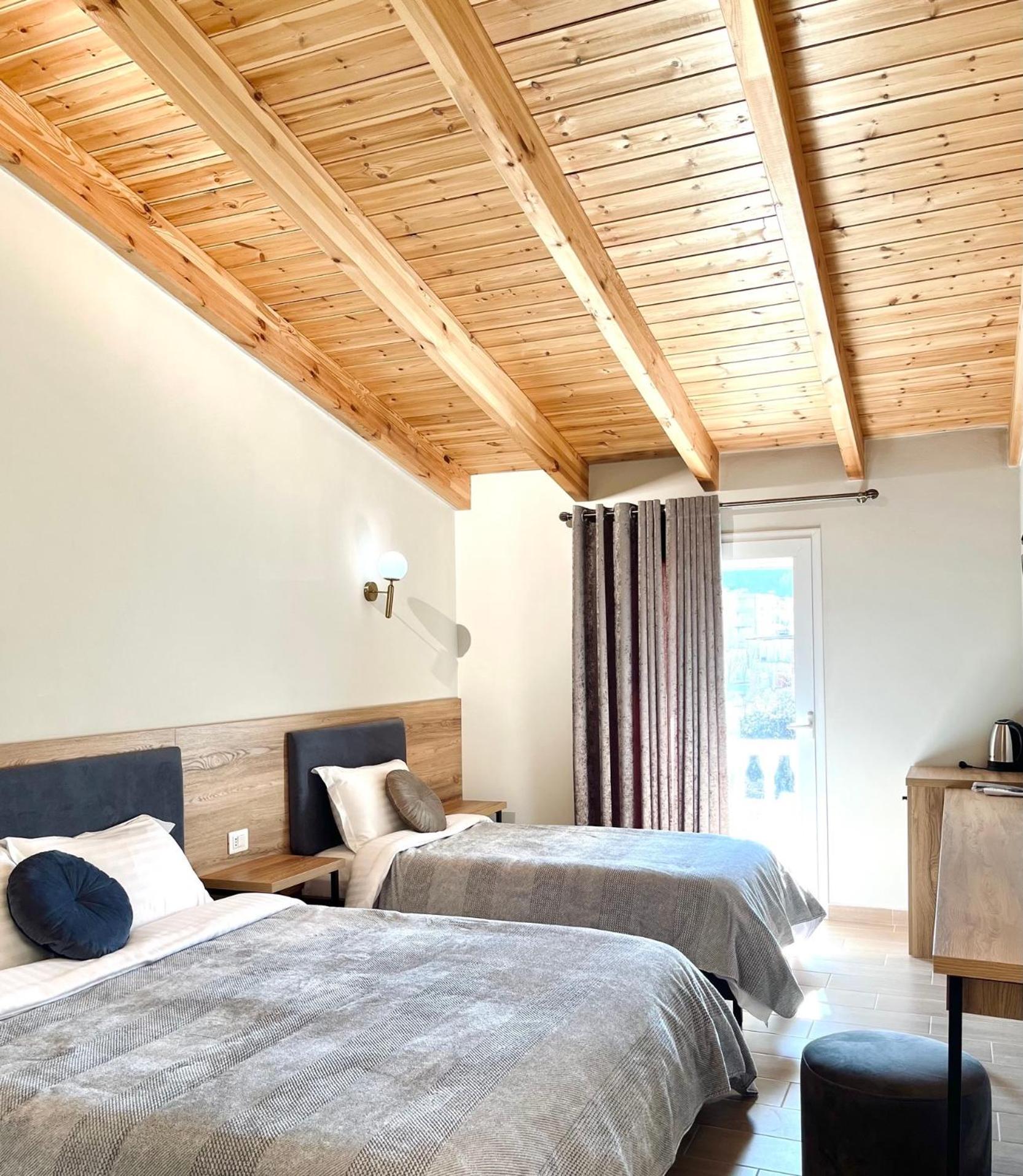 Mili Hotel Berat Exteriör bild